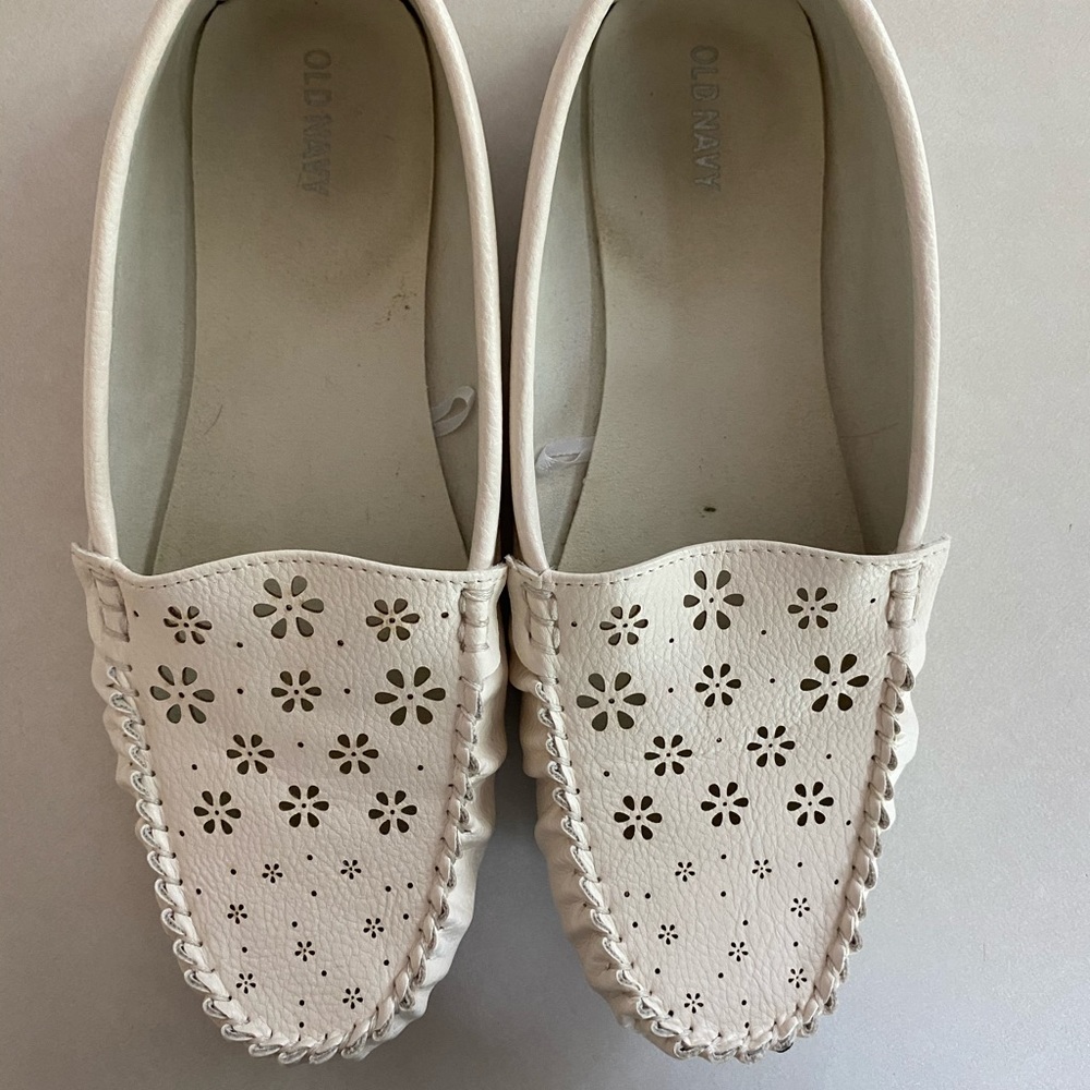 Old Navy perforated white loafer